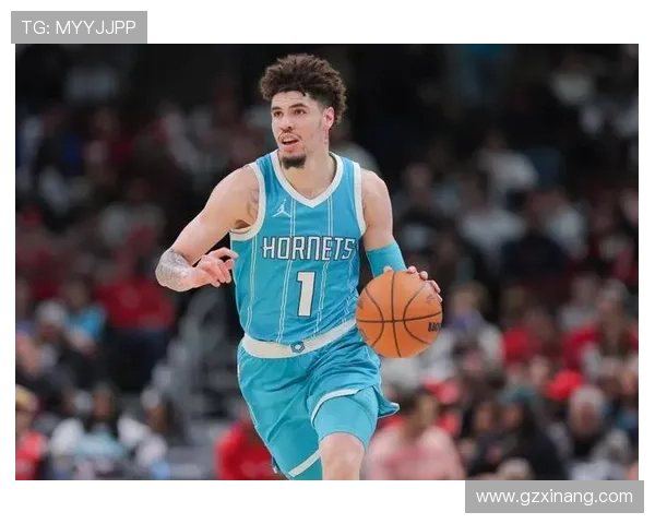 卡尔克布伦纳在对抗独行侠内线时表现出色应该给予他更多的上场时间