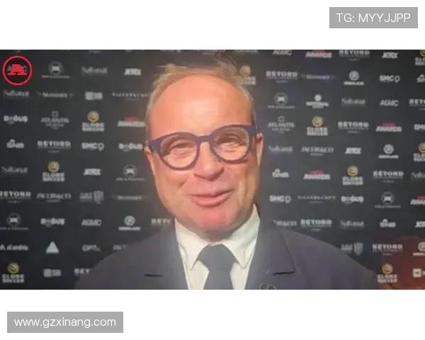 坎波斯荣获最佳足球管理者奖坚定信心带领巴黎迈向新征程